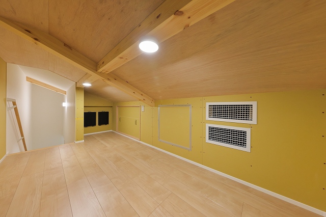 小屋裏収納 小屋裏収納