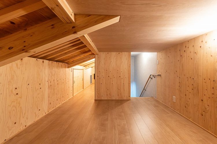 小屋裏収納②